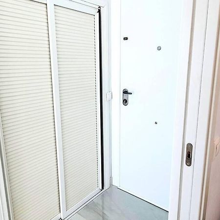 Skol 521. Fantastic Studio On The Beachfront For Holiday Rental. Marbella Eksteriør bilde