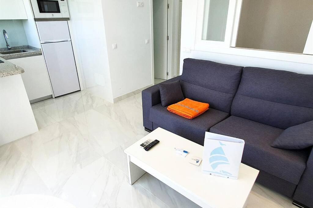 Skol 521. Fantastic Studio On The Beachfront For Holiday Rental. Marbella Eksteriør bilde