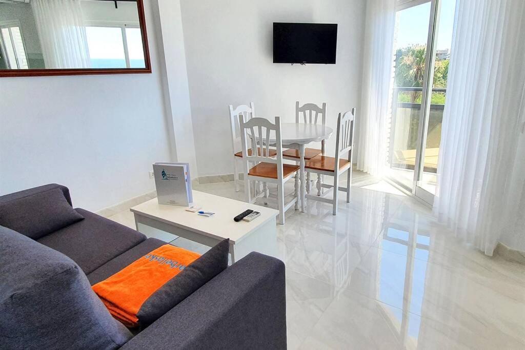 Skol 521. Fantastic Studio On The Beachfront For Holiday Rental. Marbella Eksteriør bilde