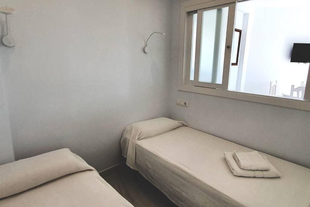 Skol 521. Fantastic Studio On The Beachfront For Holiday Rental. Marbella Eksteriør bilde
