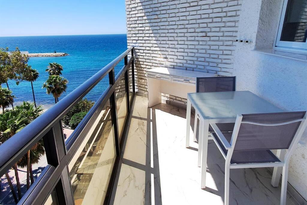 Skol 521. Fantastic Studio On The Beachfront For Holiday Rental. Marbella Eksteriør bilde